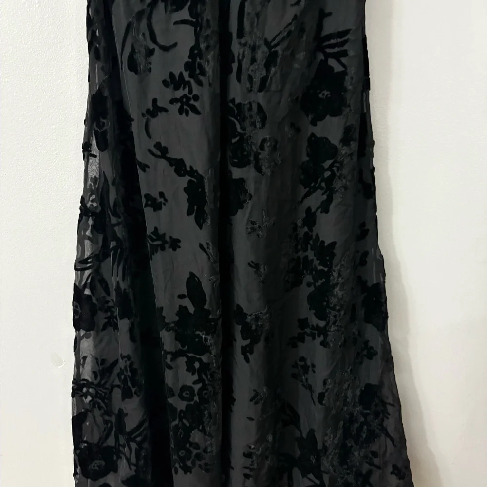 Baltic Born Mera Velvet Midi Dress NWT - Picture 2 of 8